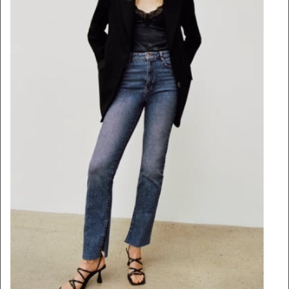 Zara SLIT FLARE SLIM JEANS BLUE 👖